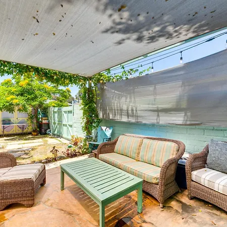 Vibrant Home With Patio - Near Santa Monica Pier!